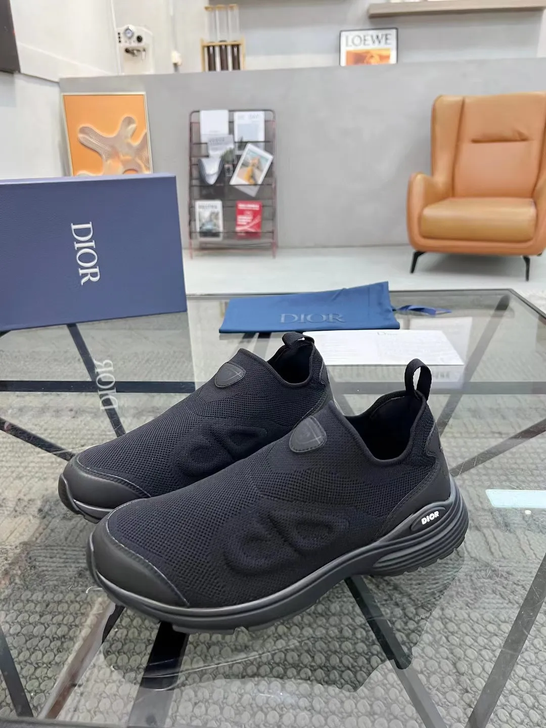 Men's Shoes💰P460💰【DIOR】Dior's new B30 low-top sneakers✅ are carefully made of gray mesh fabric and white technical fabric, decorated with reflective "CD30" graphic logo, and "DIO~B30" and "CD30" logos on the heel and tongue. An extra-light, sculpted rubber sole with signature accents adds style, while internal stretch details create ideal comfort. It can be matched with various casual styles to show a fashionable and modern sports style. Code number: 38-44 (45 can be customized)